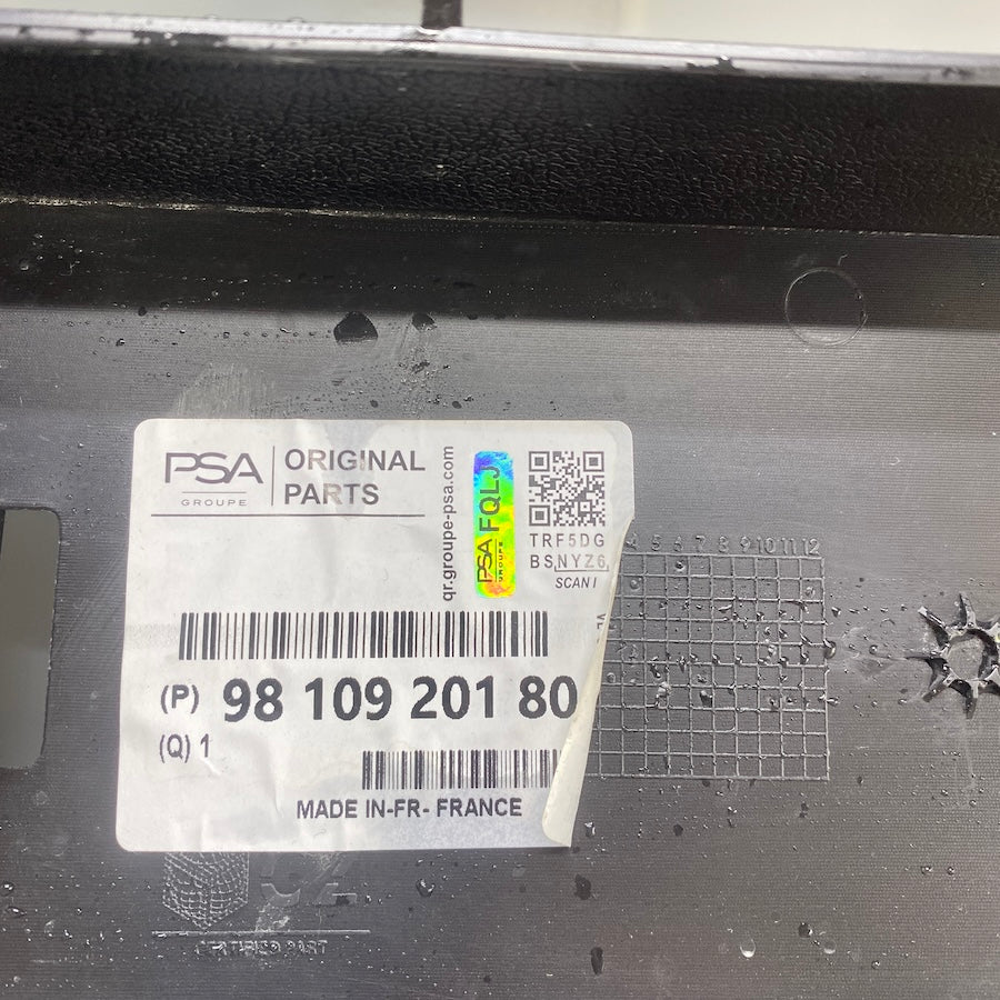 Peugeot 208 Active Ön Panjur 9810920180 - En Uygun Oto Parça