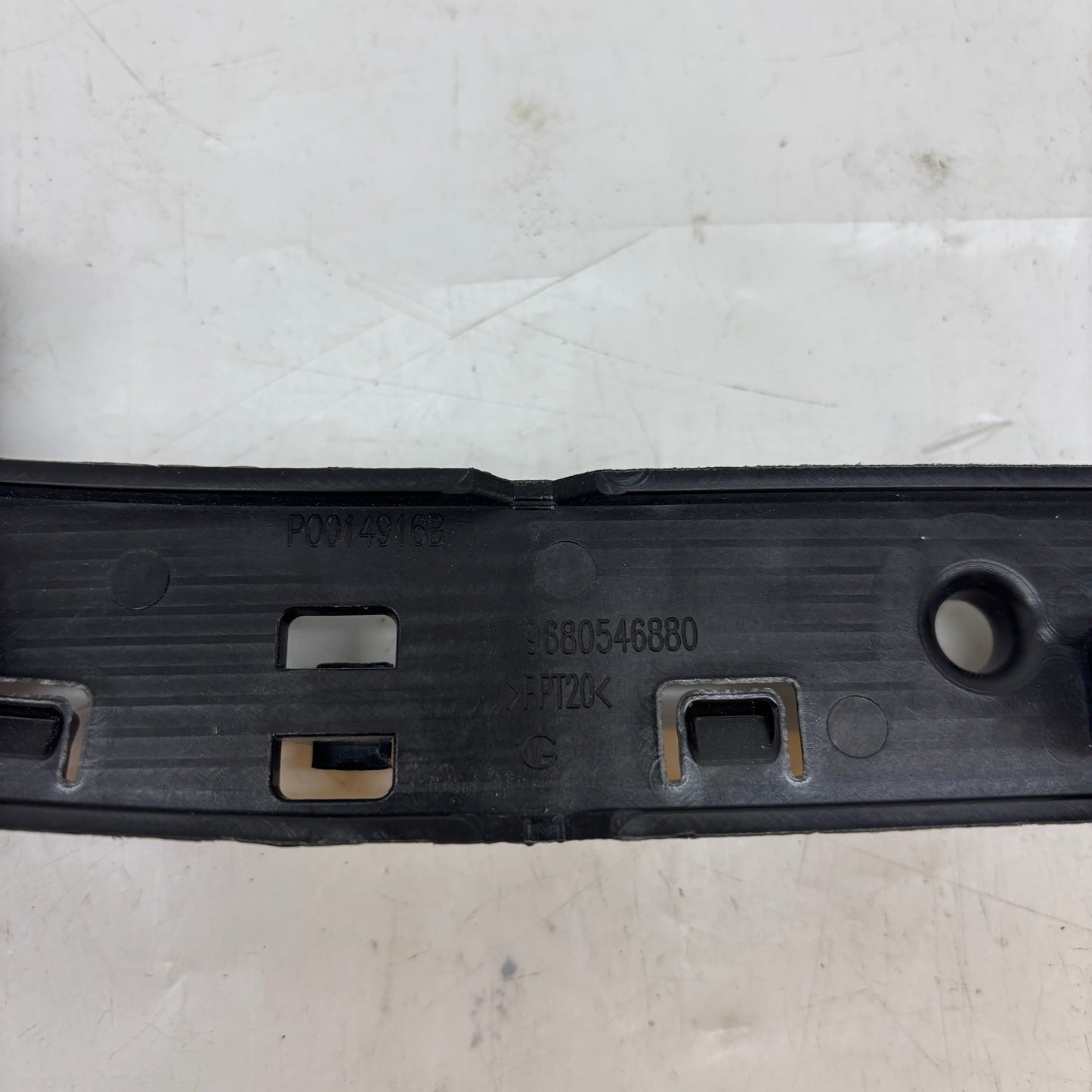 Peugeot Partner Citroen Berlingo Ön Tampon Braketi 9680546880