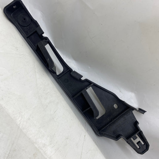 Porsche Cayenne Ön Tampon Braketi Sağ 7P5807050