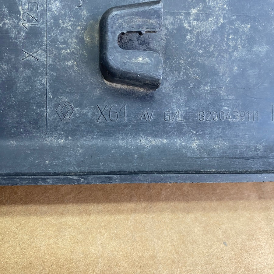 RENAULT Kangoo 3 Ön Sol Kapı Çıtası 8200439111