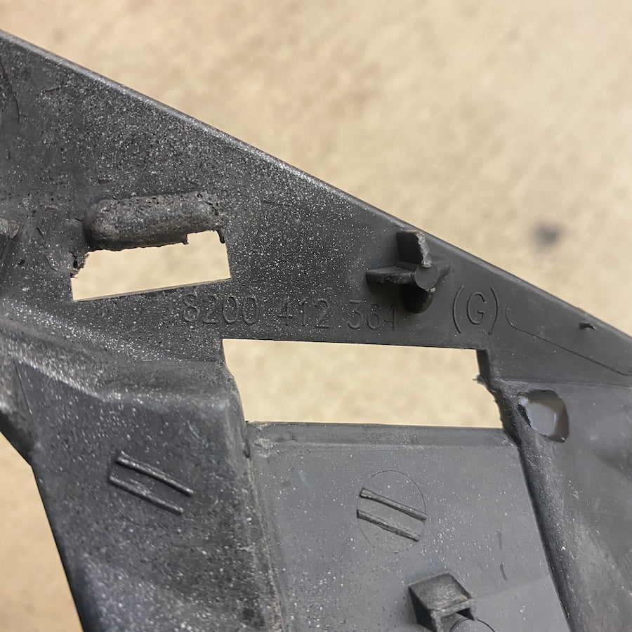 RENAULT MEGANE 2 Ön Tampon Sol Braket 8200412364