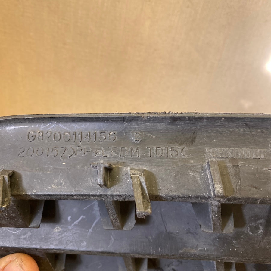 RENAULT MEGANE 2 Tampon ızgarası 8200114156