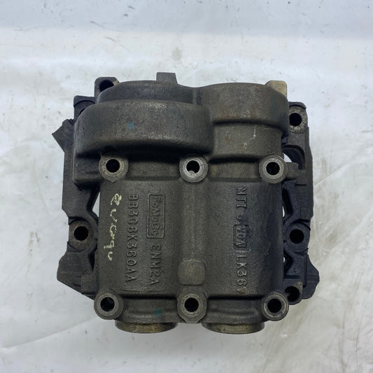 Range Rover Discovery Krank Yuvası ve Balans Şaftı LR024993