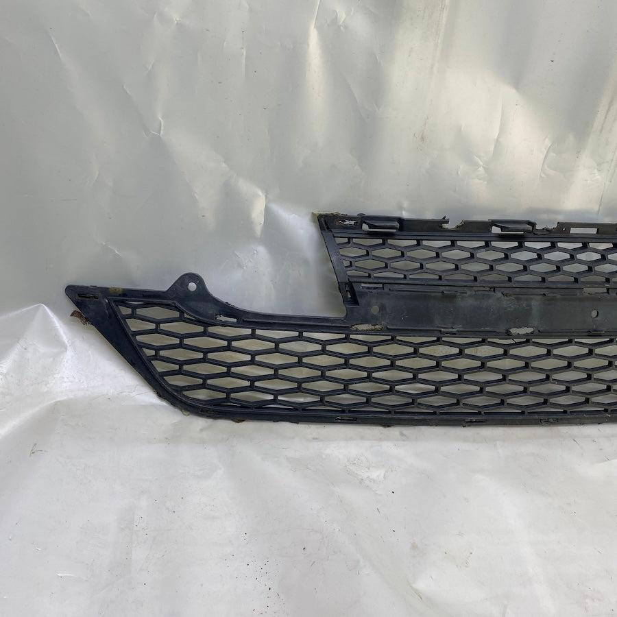 Range Rover Evoque L538 ön tampon orta ızgara – ızgara tipi çıkma OEM parça.