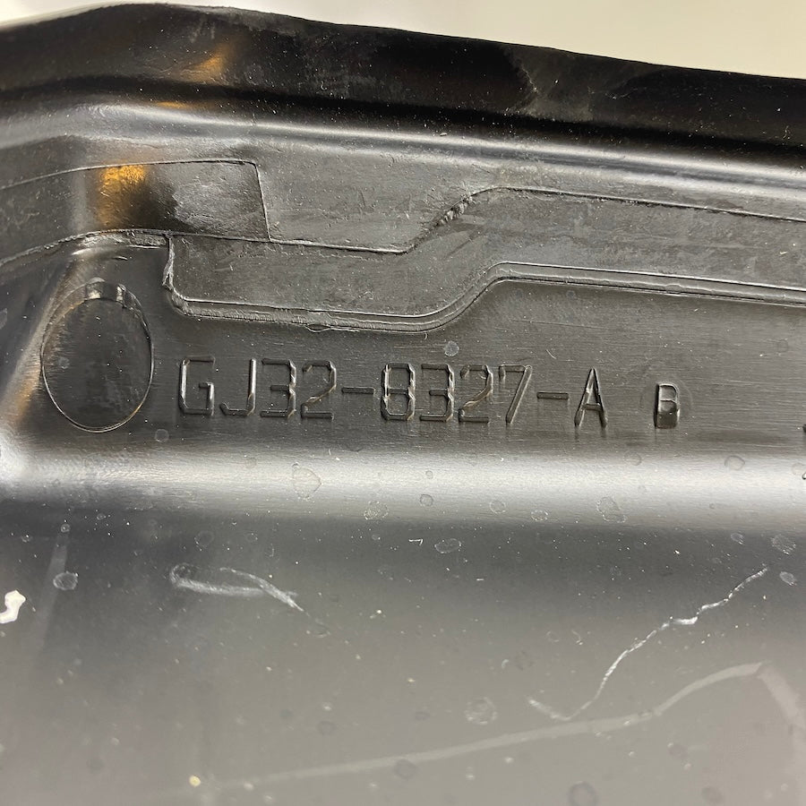 Range Rover Evoque Radyatör Hava Deflektörü 6J328327A