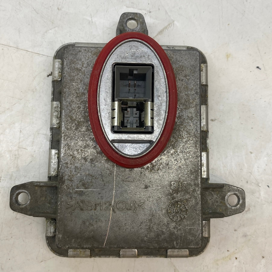 Range Rover L494 çıkma far beyni – xenon sistem için orijinal OEM elektronik parça.