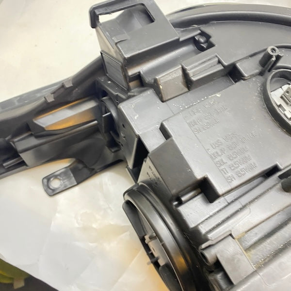 Range Rover Sport Sağ/Sol Far LR090488 En Uygun Oto Parça