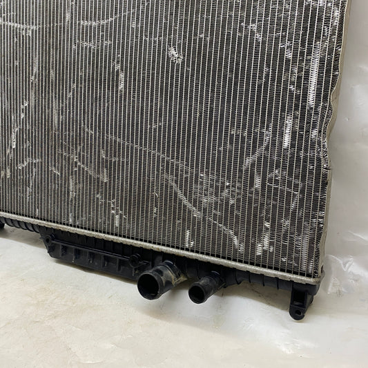 Range Rover Sport/Discovery 4 Motor Su Radyatörü AH32-8005-BA En Uygun Oto Parça