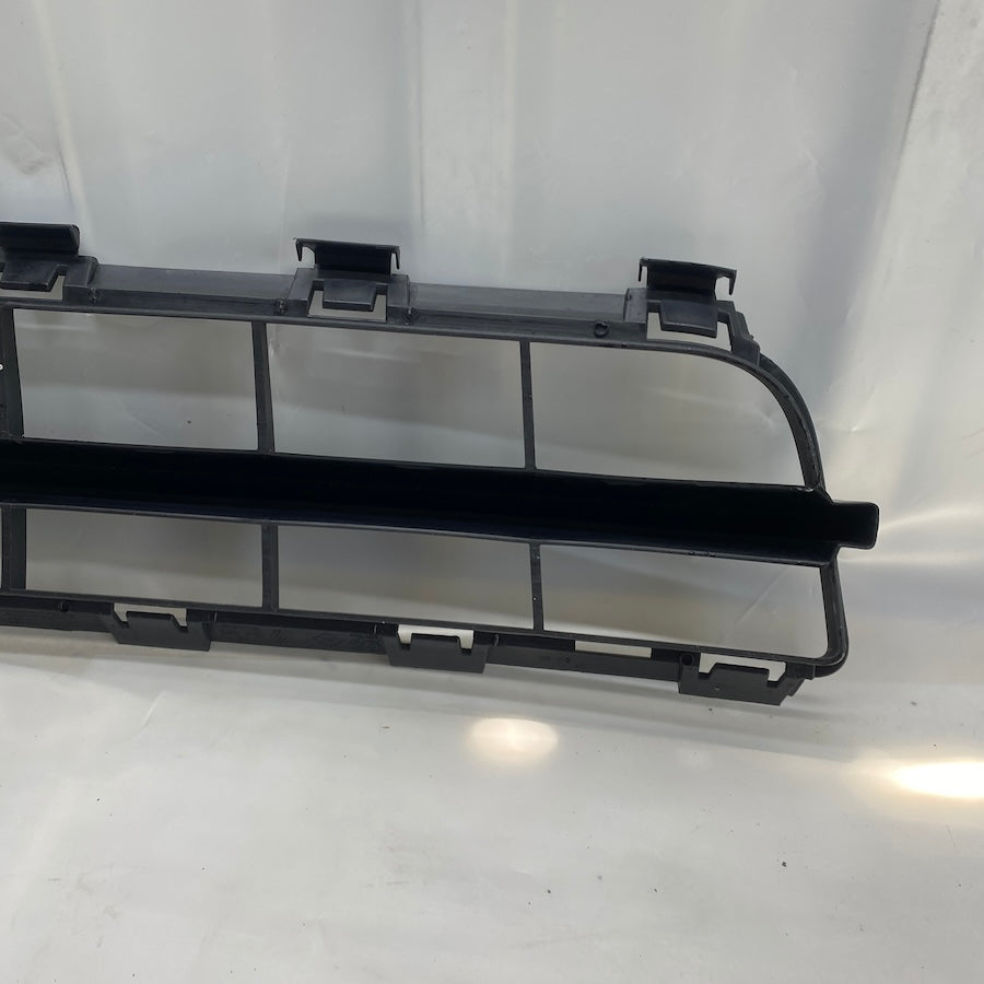 Renault Clio 2 Symbol Ön Tampon Orta Izgara 8200445992 - En Uygun Oto Parça