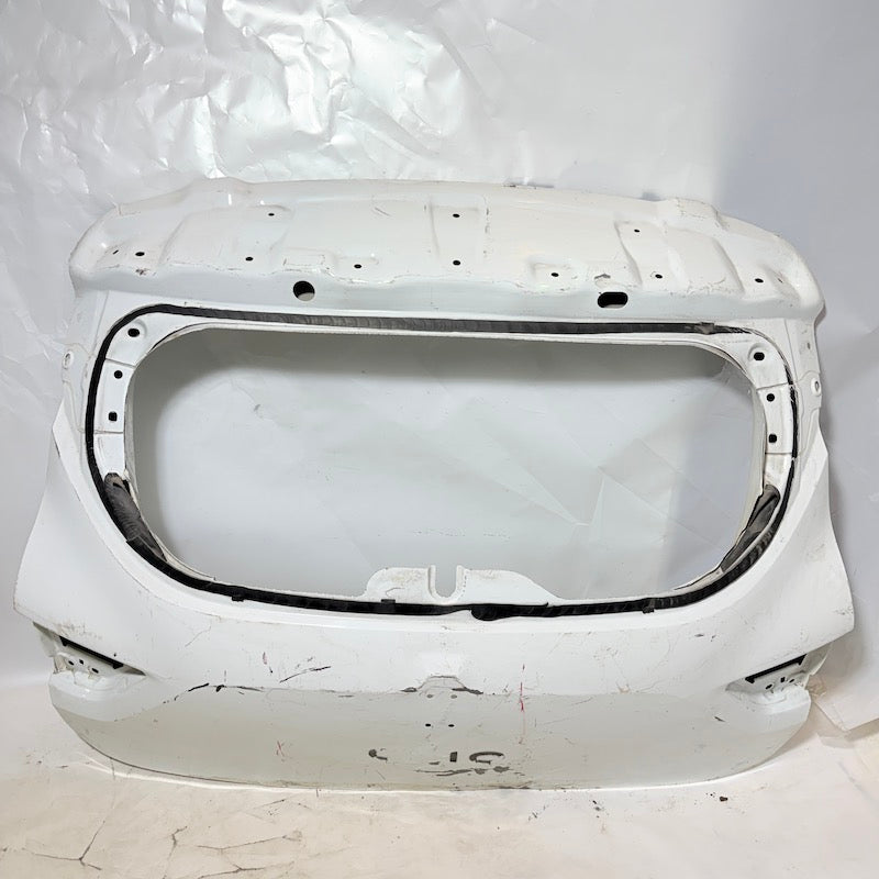 Renault Clio 4 Bagaj Kapağı 13-19 En Uygun Oto Parça