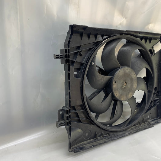 Renault Clio 4 Radyatör Fanı 8240636