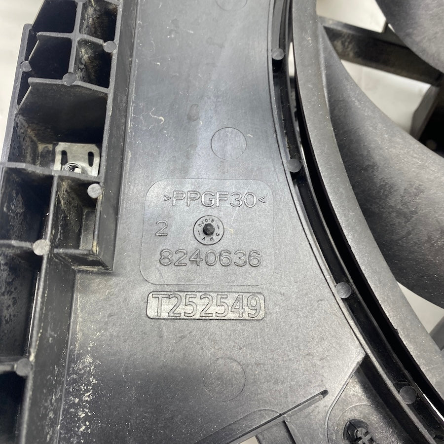 Renault Clio 4 Radyatör Fanı 8240636