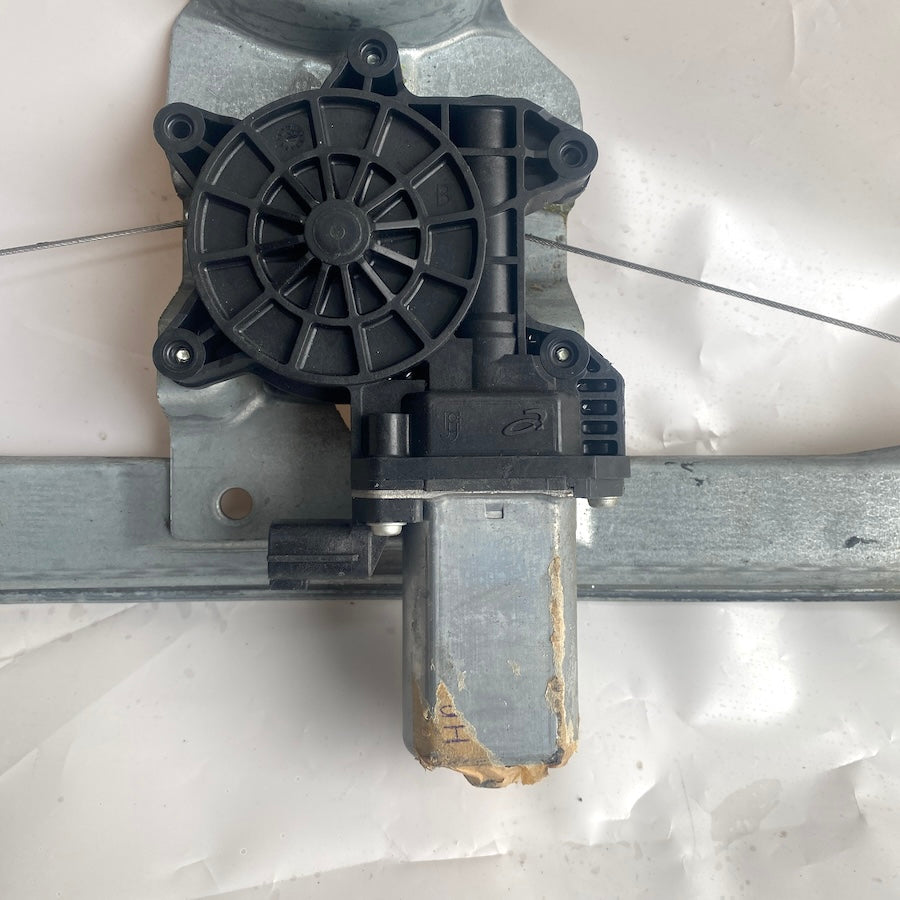 Renault Clio 4 ön sağ cam kriko ve motoru 128001471-B