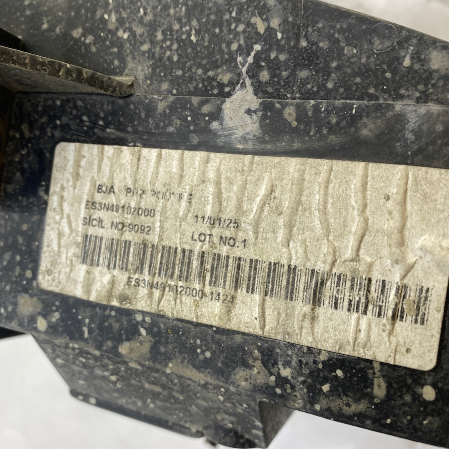 Renault Clio 5 arka tampon demiri 850904000R kodlu orijinal parça.