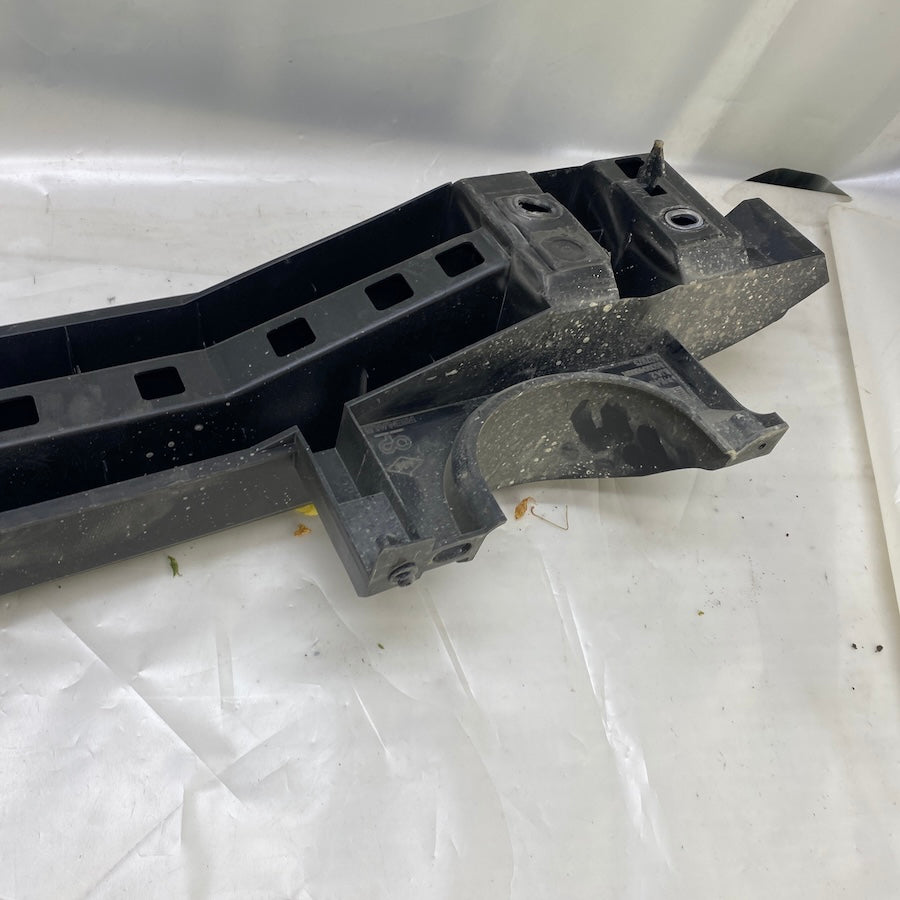 Renault Clio 5 arka tampon demiri kaliteli ve dayanıklı çıkma parça.