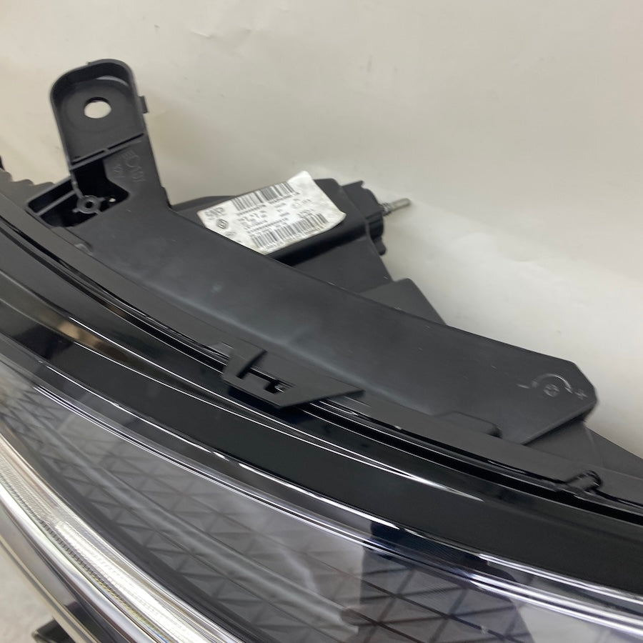 Renault Clio 5 Sol Far Orijinal Çıkma 260609987R 2019-2023