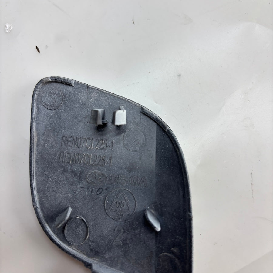 Renault Clio S Ön Tampon Çeki Kapağı