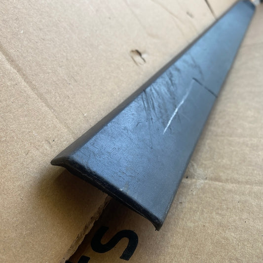 Renault Megane 2 Ön Sağ Kapı Çıtası 8200073471