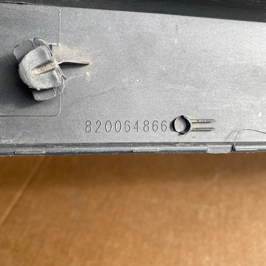 Renault Megane 2 Ön Sağ Kapı Çıtası 820064866