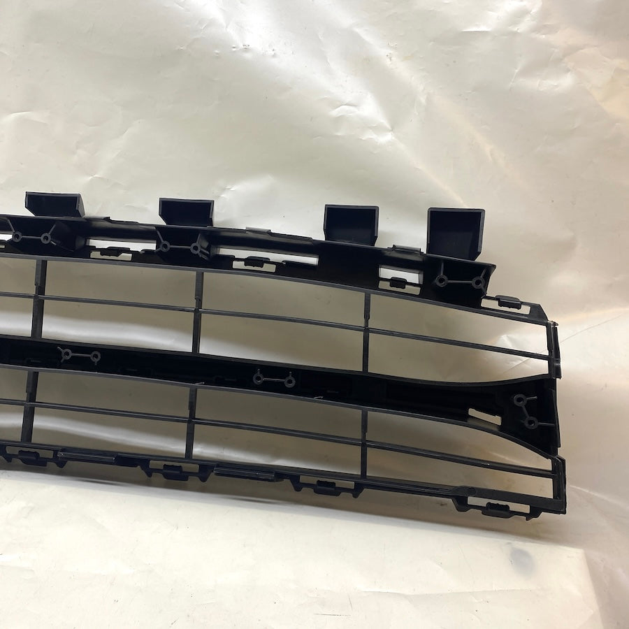 Renault Megane 2 Orta Izgara -Makyajlı Kasa 8200740525