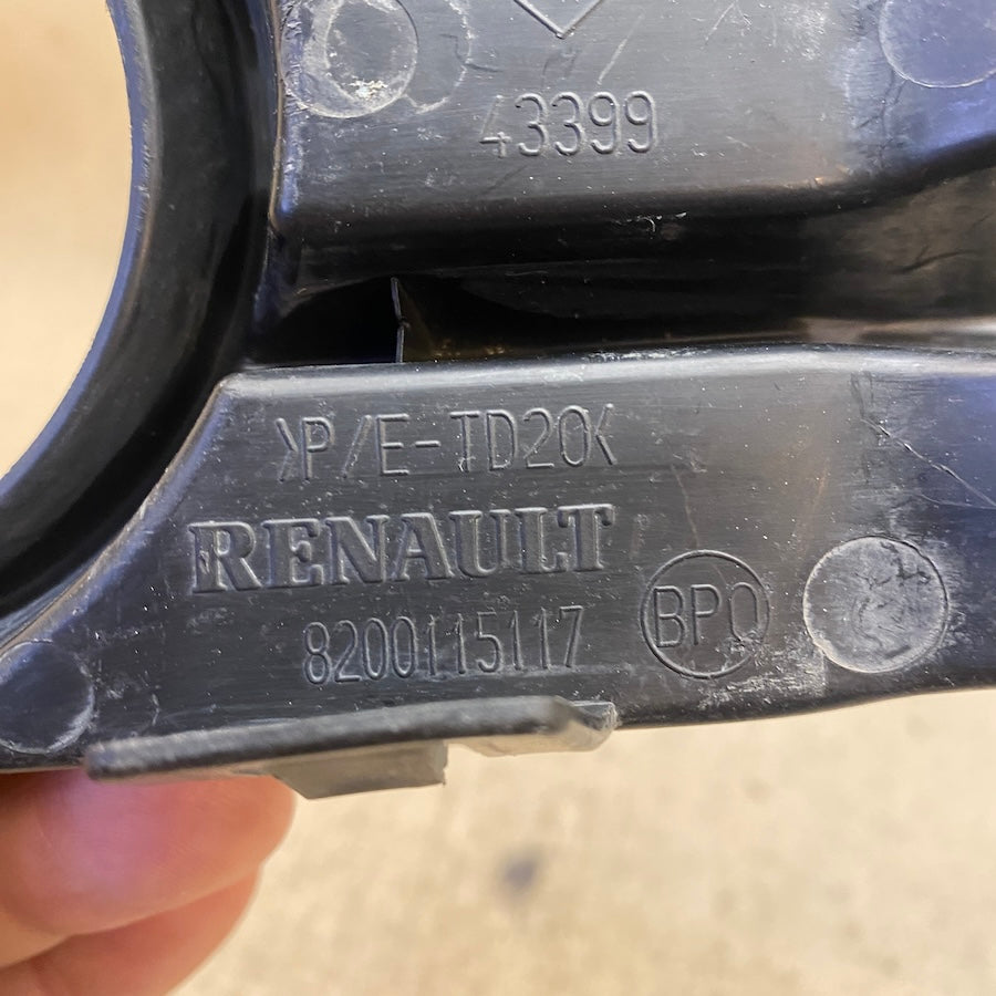 Renault Megane 2 Sis Far Çerçevesi 8200115117