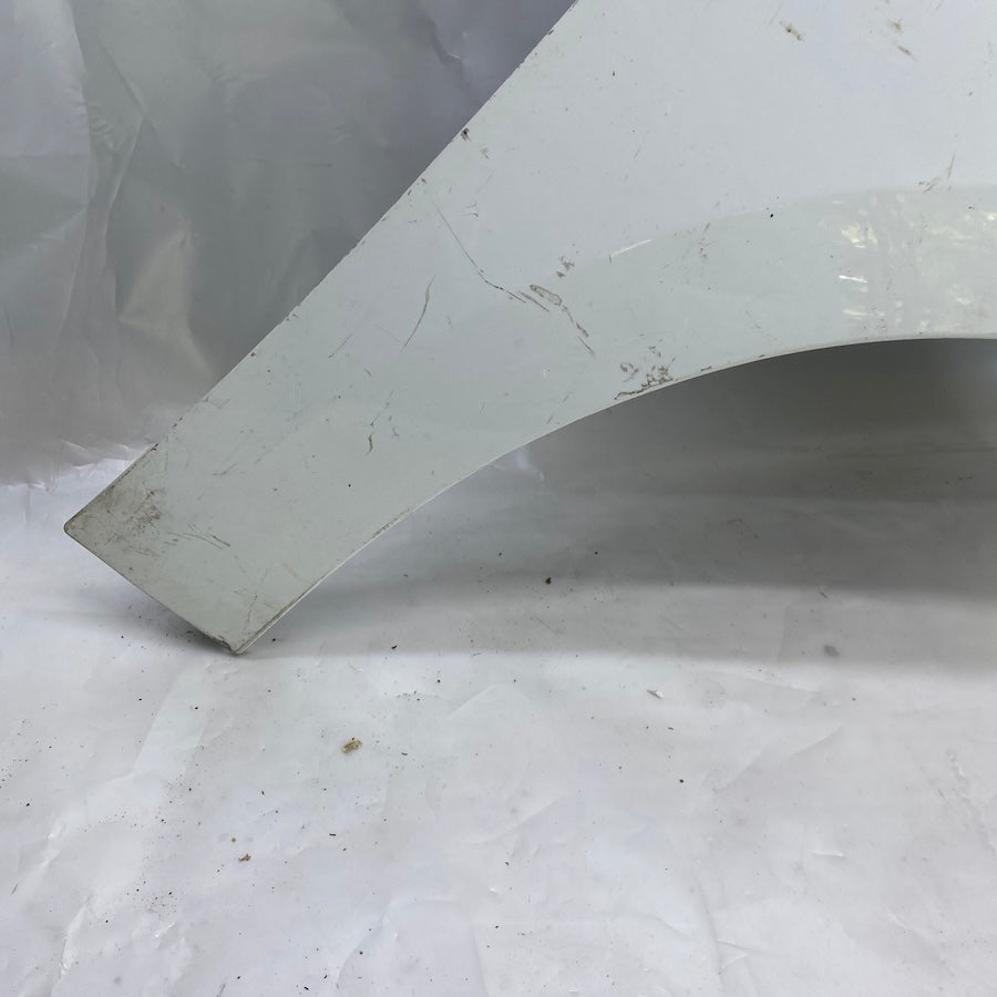 Orijinal çıkma Renault Megane 3 ön sağ çamurluk – uyumlu dış panel.