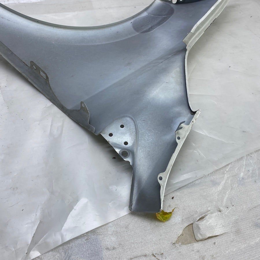 Renault Megane 3 Ön Sağ Çamurluk Orijinal Çıkma