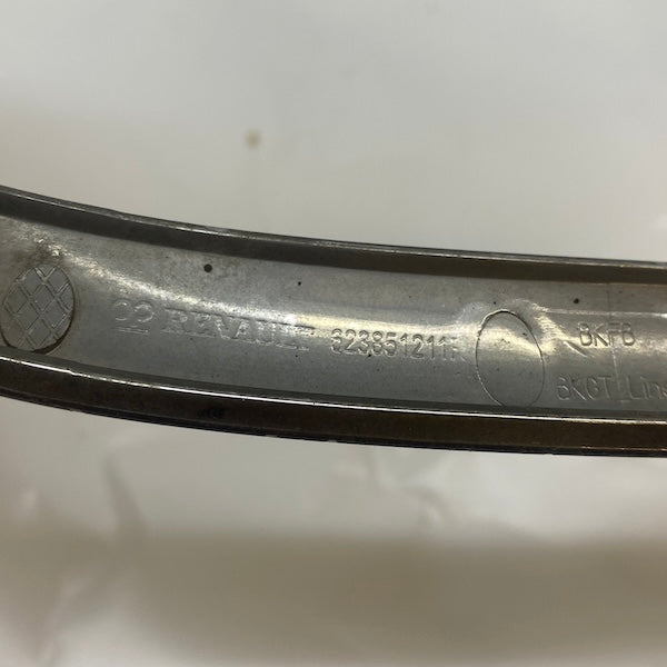 Renault Megane 4 Ön Panjur Çıtası 623851211 2016-2021