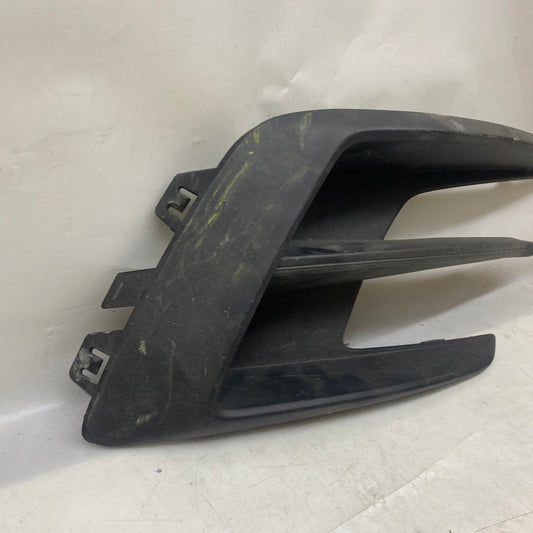 263316213R numaralı Renault Megane 4 sağ sis farı kapak parçası