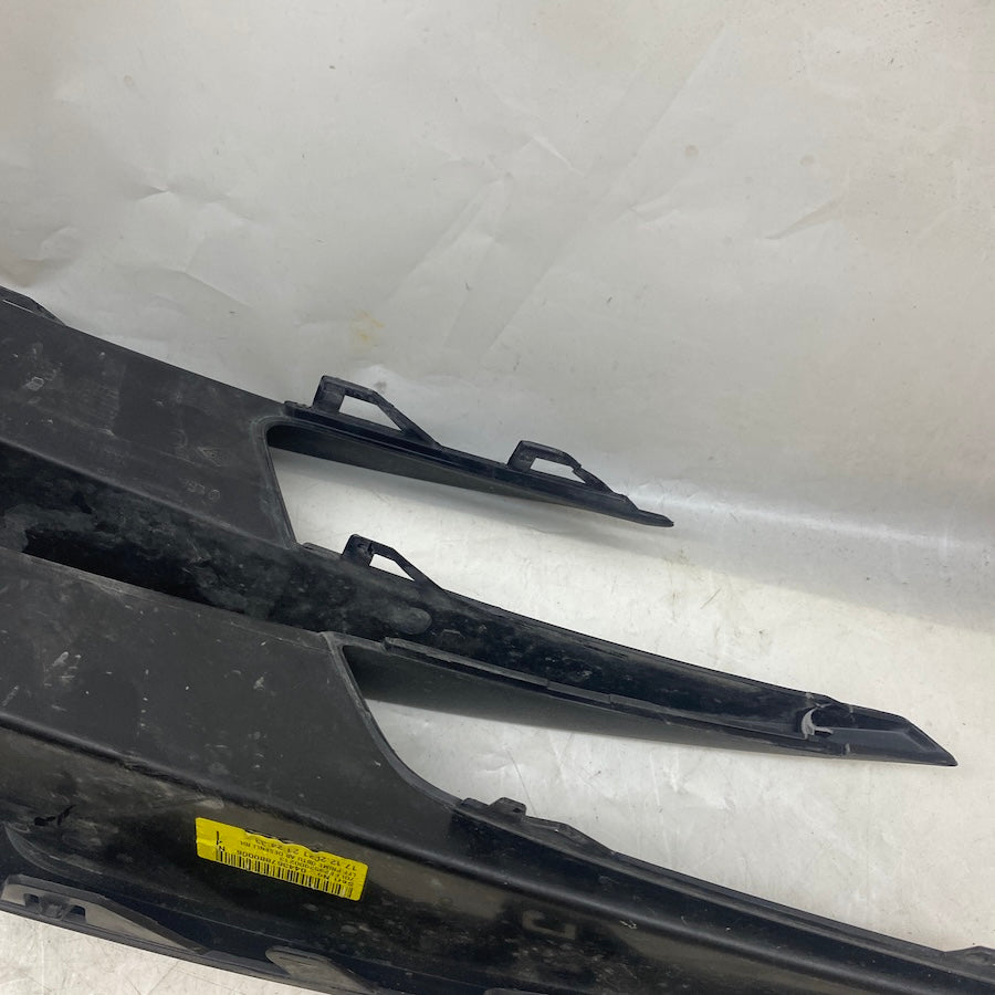 Renault Megane 4 ön tampon sağ sis farı kapağı – orijinal çıkma