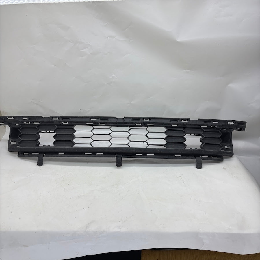 Skoda Karoq Ön Tampon Orta Izgara 57A853677