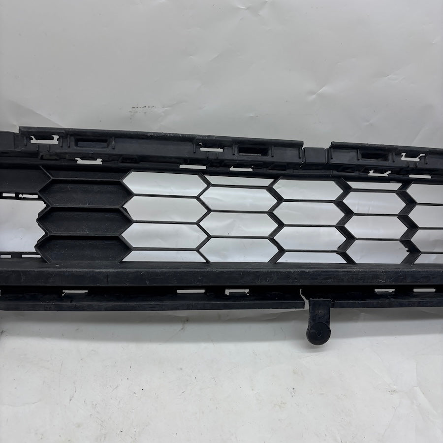 Skoda Karoq Ön Tampon Orta Izgara 57A853677