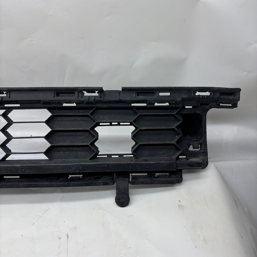 Skoda Karoq Ön Tampon Orta Izgara 57A853677