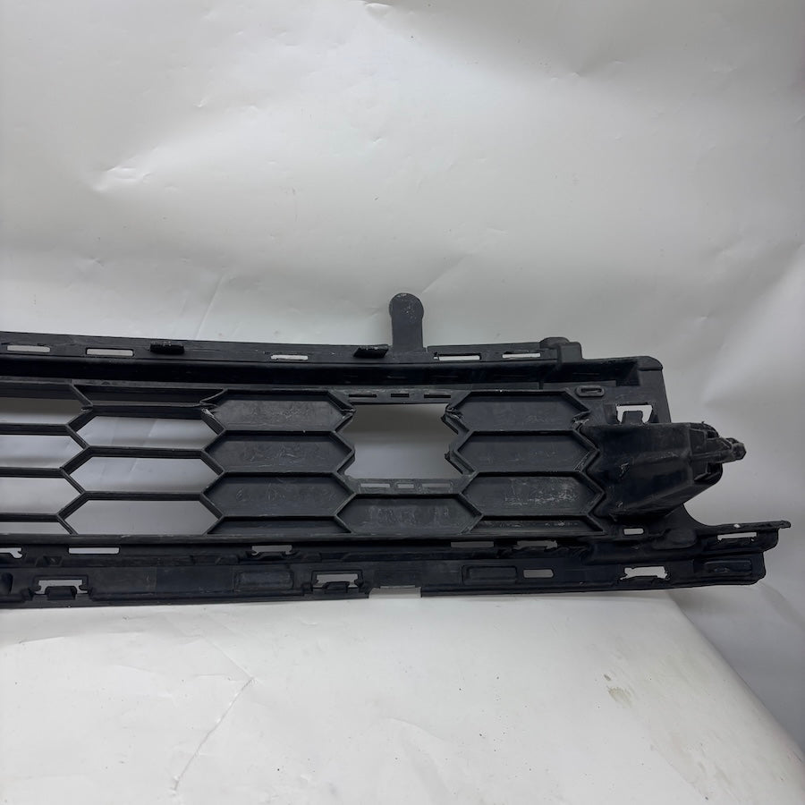 Skoda Karoq Ön Tampon Orta Izgara 57A853677