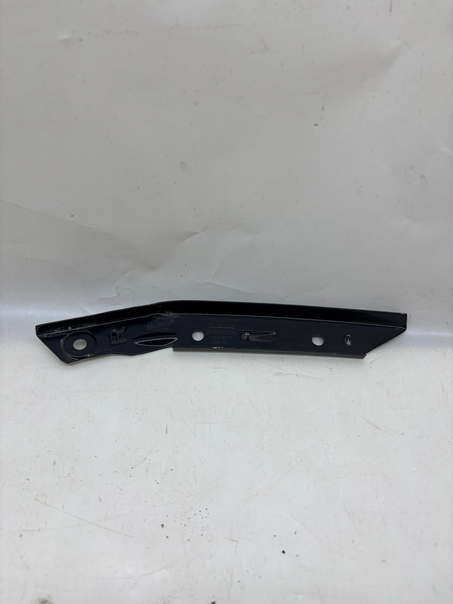 Skoda Super B Sağ Ön Tampon Bağlantı Bakaliti 3VO307184