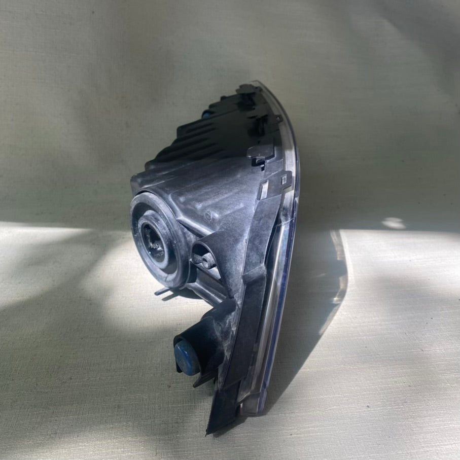 Skoda Superb MK3 B8 Sağ Sis Farı Tampon Lambası 3V0.941.700 Orijinal