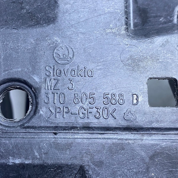 Skoda Superb Ön Panel 3T0805588D 09-13
