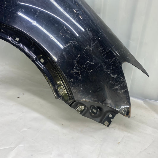 Korando sağ ön çamurluk – çıkma OEM gövde elemanı.