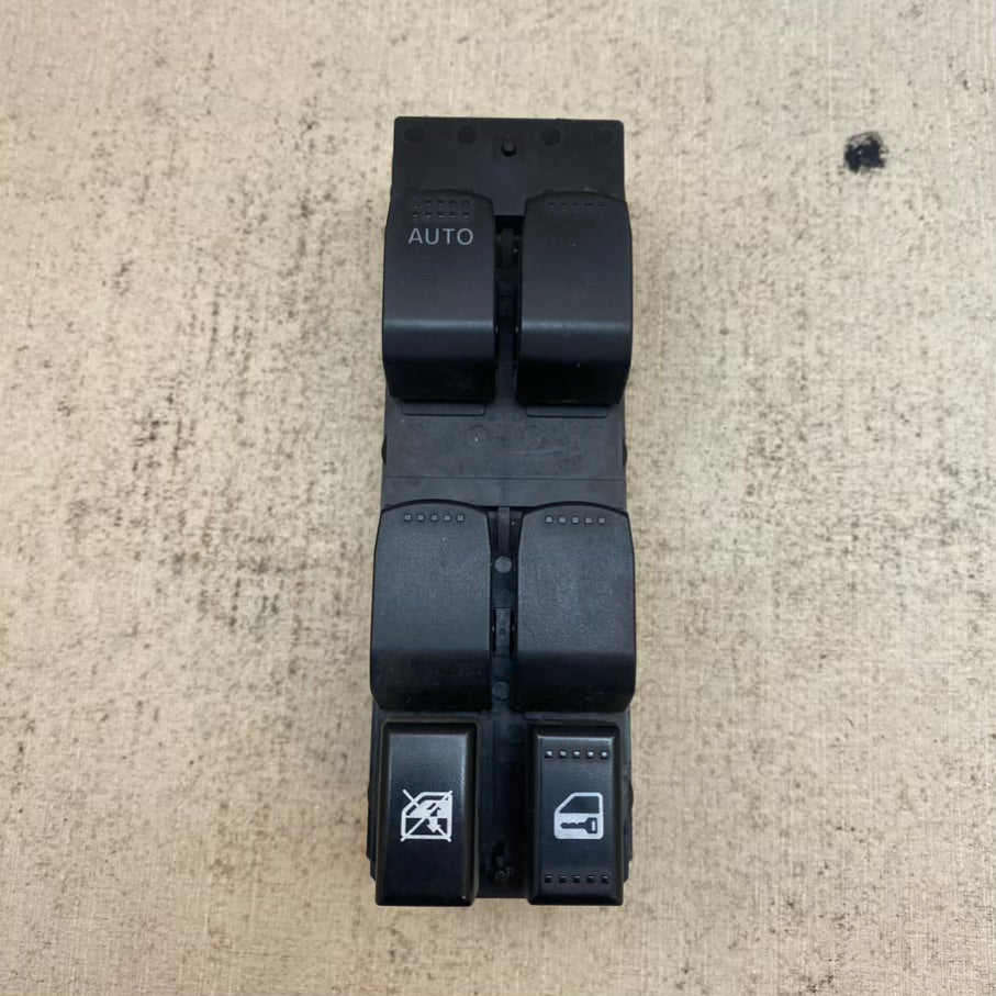 Suzuki Vitara Sürücü Sol Taraf Master Elektrikli Cam Anahtarı