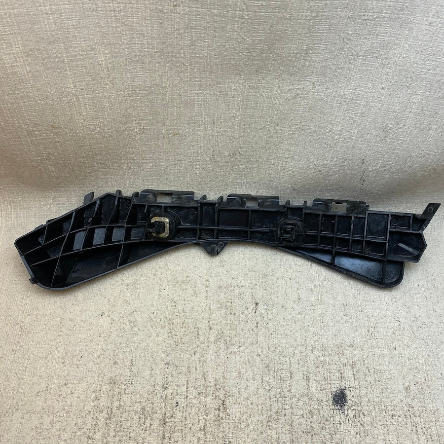 TOYOTA AURIS Arka Tampon Braketi 52576-02070