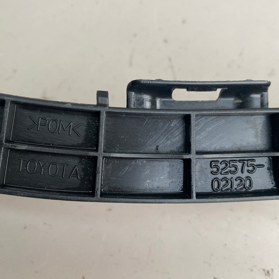 TOYOTA COROLLA Arka Sağ Tampon Braketi 52575-02120
