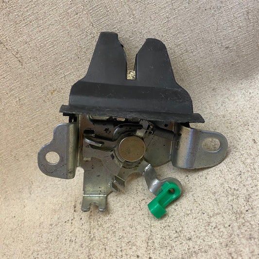 TOYOTA Corolla Bagaj kilidi 1993-1998