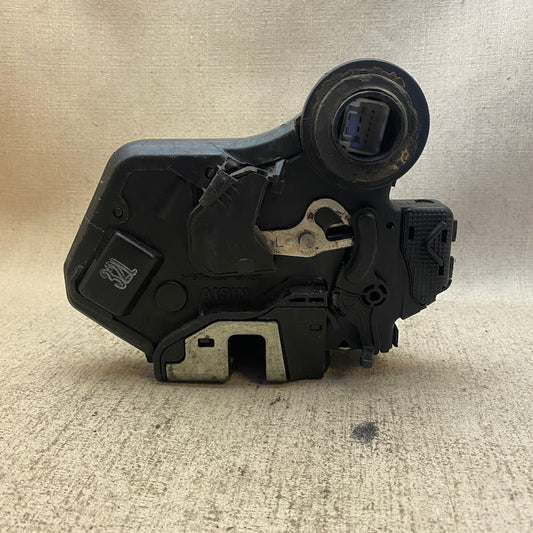 TOYOTA HILUX VİGO Arka Sol Kapı Kilidi Orijinal