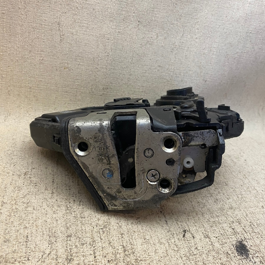 TOYOTA HILUX VİGO Arka Sol Kapı Kilidi Orijinal