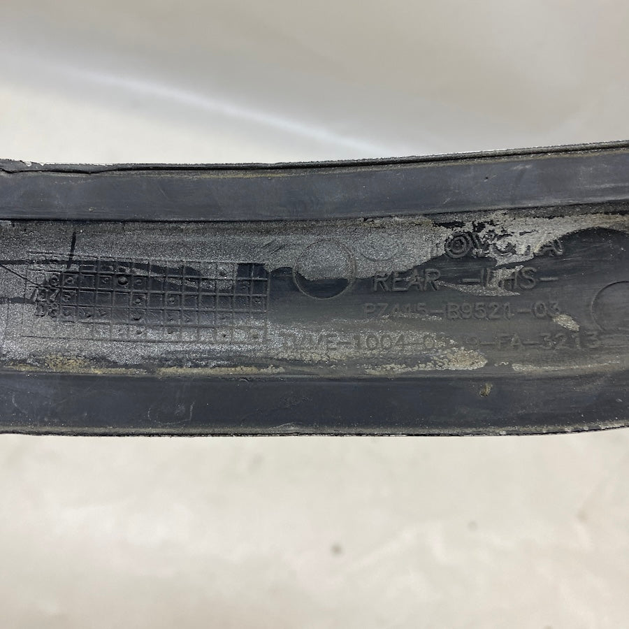 Toyota Auris Arka Tampon Çıtası PZ445-B9521-03