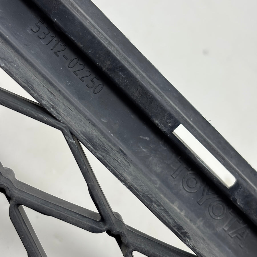 Toyota Auris Ön Tampon Orta Izgara 53112-02250