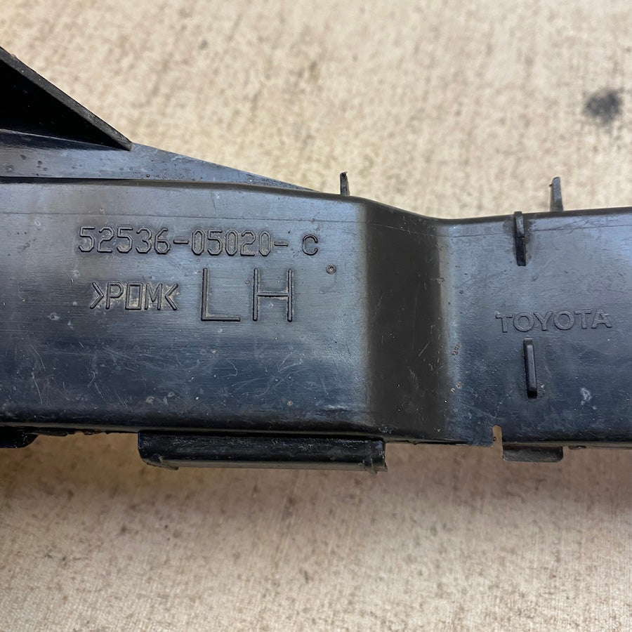 Toyota Avensis Ön Tampon Sol Braket 52536-05020