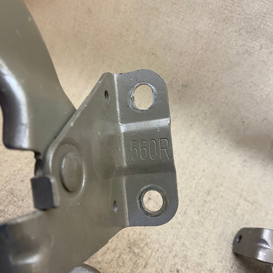 Toyota C-HR Kaput Menteşesi 560R