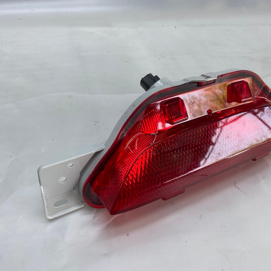 Toyota CHR Arka Tampon Orta Reflektör 81380-F4010-00 - En Uygun Oto Parça