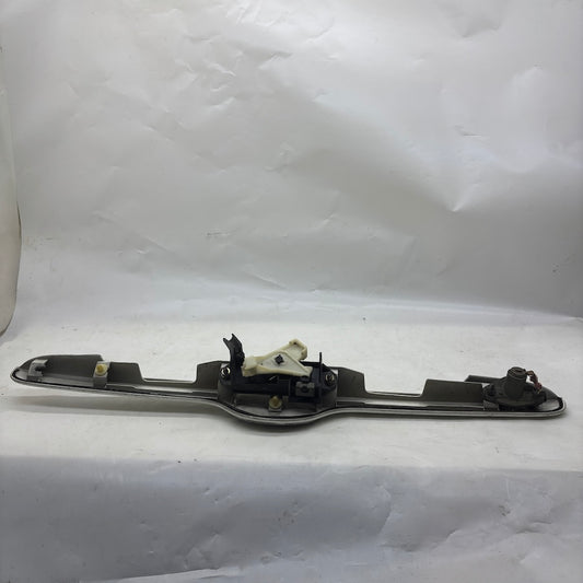 Toyota Corolla Bagaj Çıtası / Bagaj Açma Butonu 76801-02150 - En Uygun Oto Parça